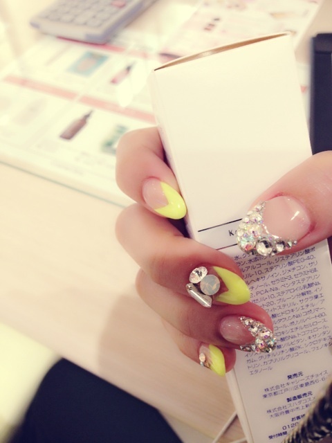 あやまんjapan 公式ブログ 銀座カラーアイズで春先取りネイル Gree