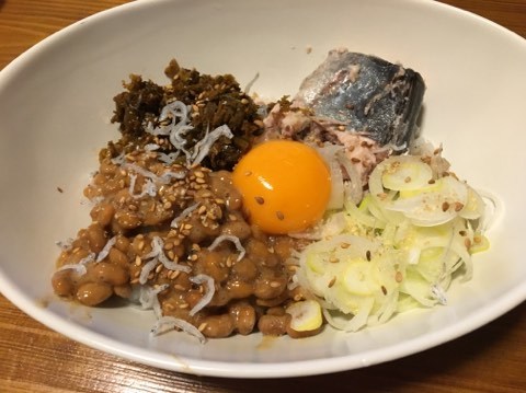 アントニオ小猪木 公式ブログ 鯖高菜納豆卵ネギ丼 Gree